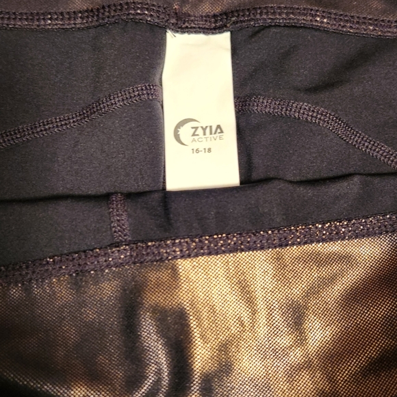 Zyia Metallic Pull on Luxe leggings - Picture 5 of 8